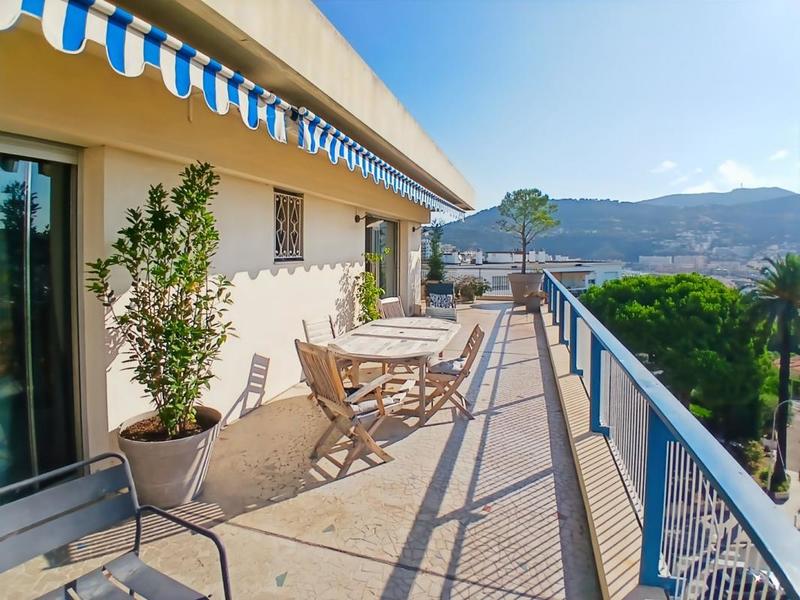 Penthouse - 82 m² - 3 pièces