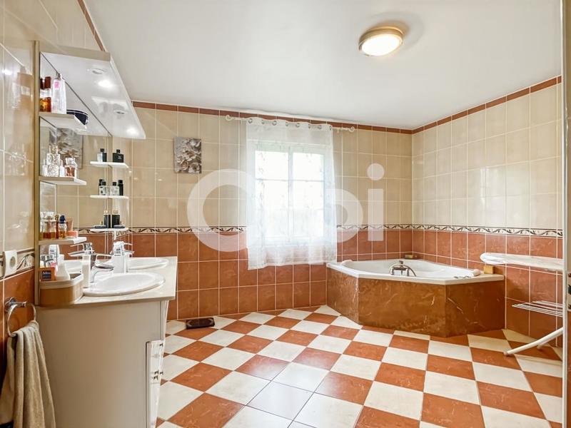 Maison - 300 m² - 7 pièces