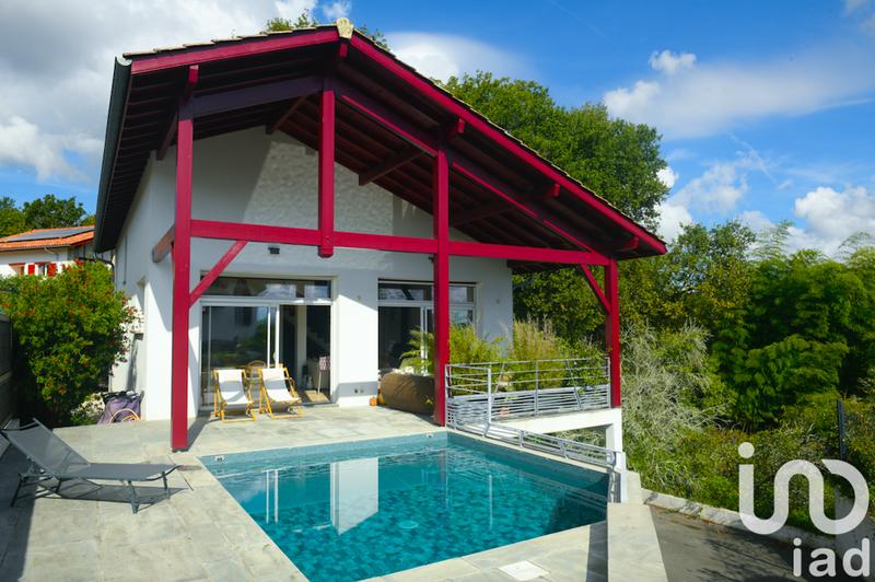 Maison - 238 m² - 6 pièces