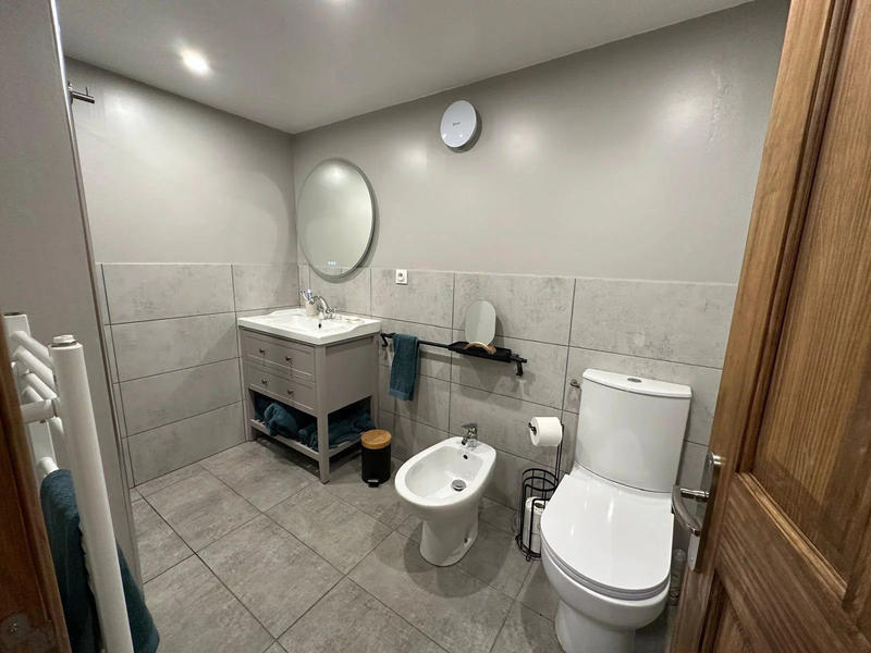 Maison - 239 m² - 8 pièces