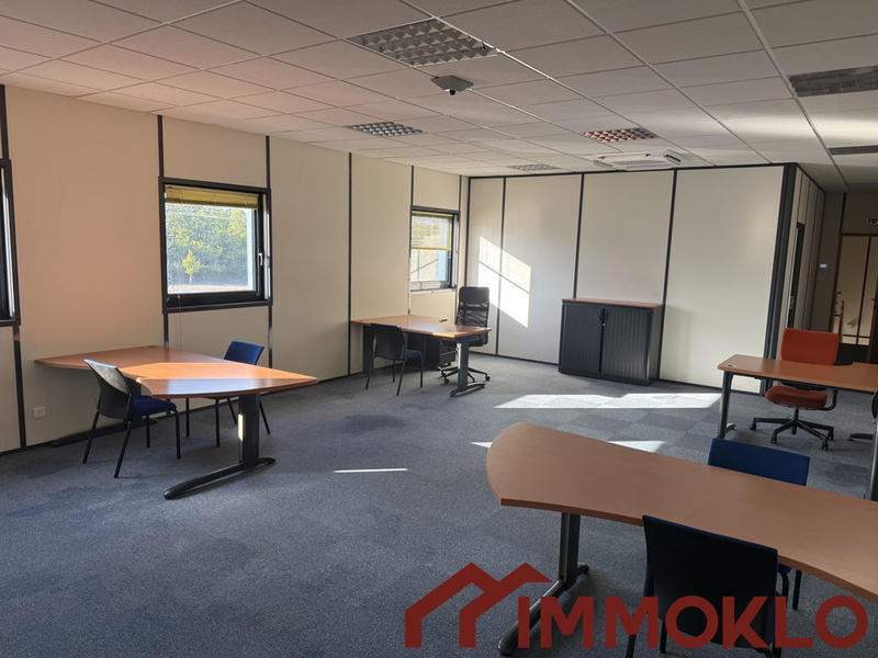 Bureau - 75 m²