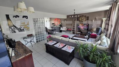 Maison - 183 m² - 10 pièces