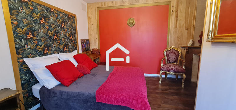 Maison - 400 m² - 16 pièces