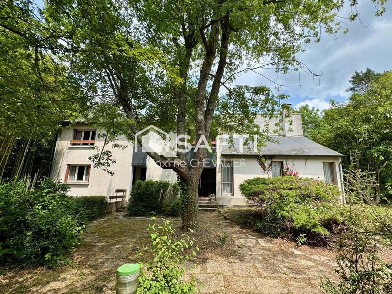 Maison - 250 m² - 8 pièces