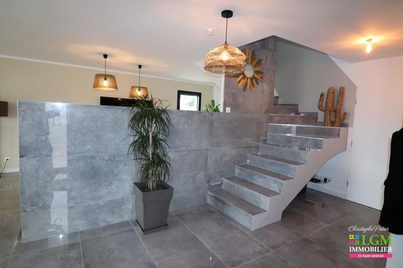 Maison - 195 m² - 8 pièces