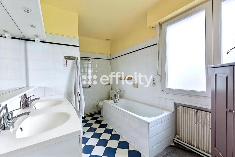 Maison - 122 m² - 5 pièces