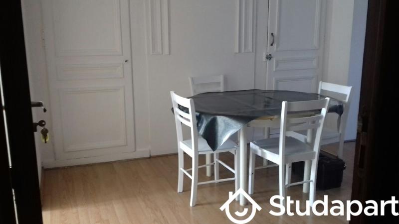 Chambre - 9 m² - 1 pièce