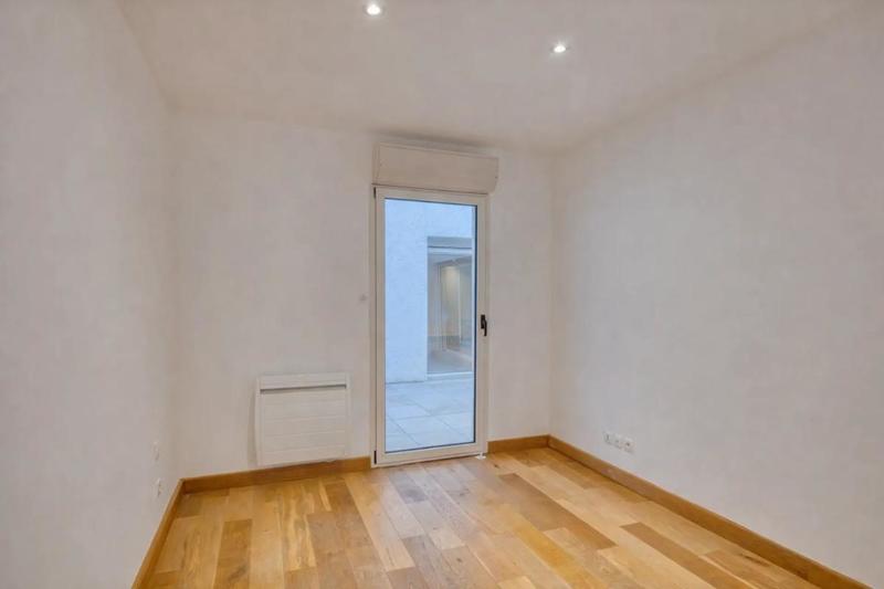 Appartement - 177 m² - 8 pièces