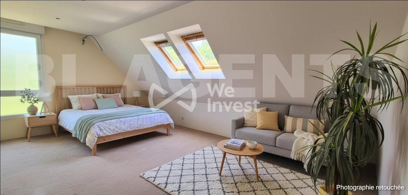 Maison - 222 m² - 8 pièces