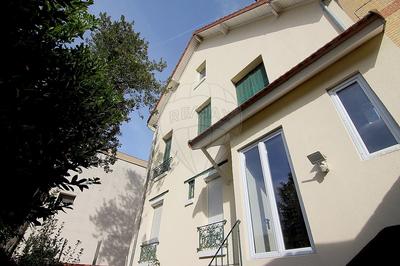 Immeuble - 153 m² - 9 pièces