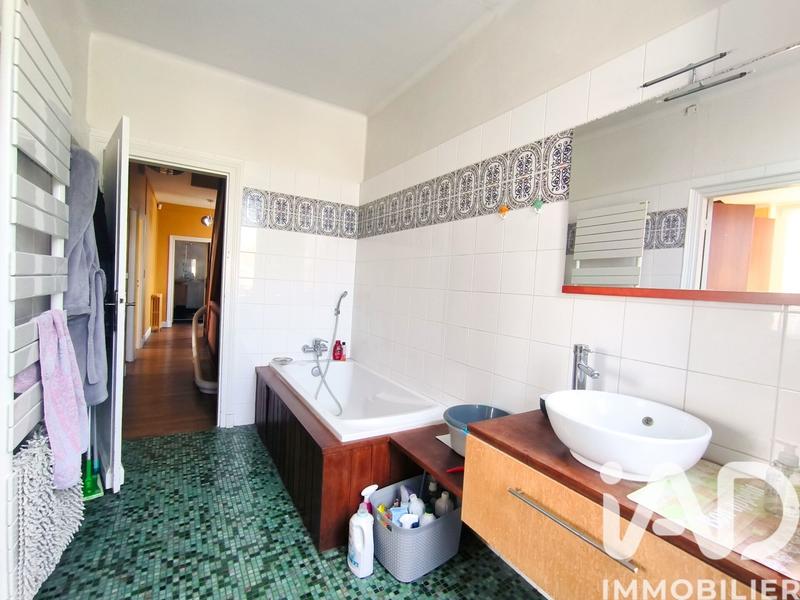 Maison - 321 m² - 15 pièces