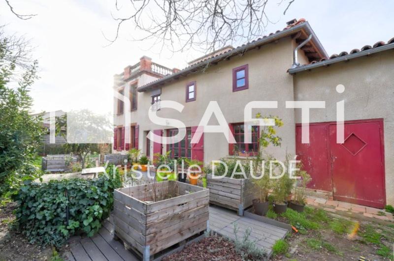 Maison - 302 m² - 7 pièces