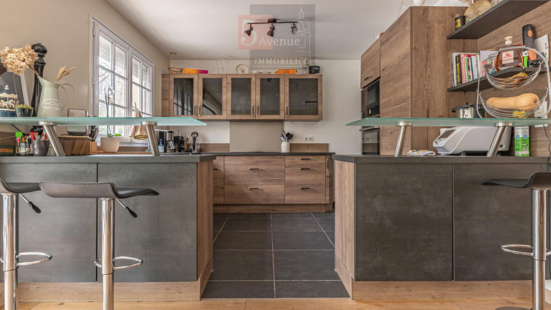 Maison - 195 m² - 8 pièces