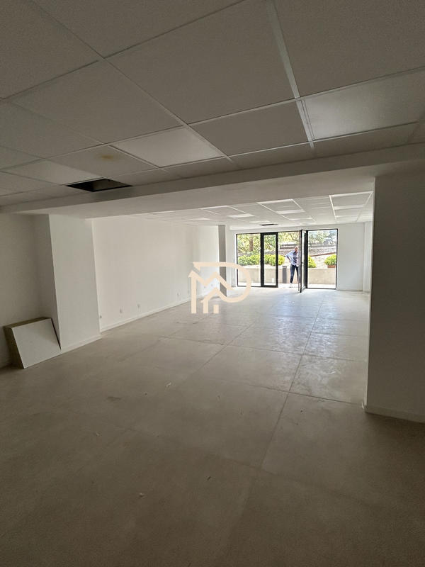 Local d'activités - 68 m²