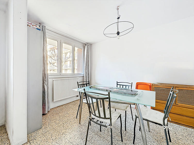 Appartement - 88 m² - 5 pièces