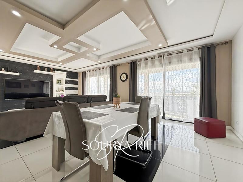 Maison - 161 m² - 7 pièces