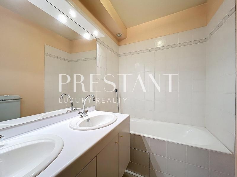 Maison - 267 m² - 7 pièces