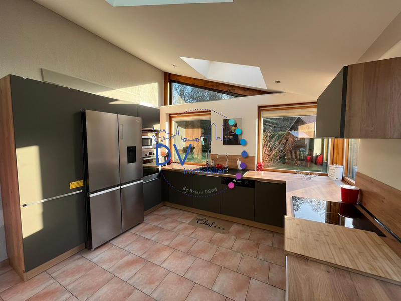 Maison - 340 m² - 11 pièces