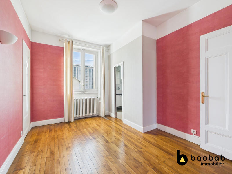 Appartement - 122 m² - 5 pièces