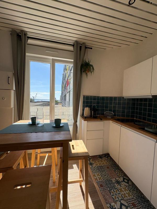 Studio - 14 m² - 2 pièces