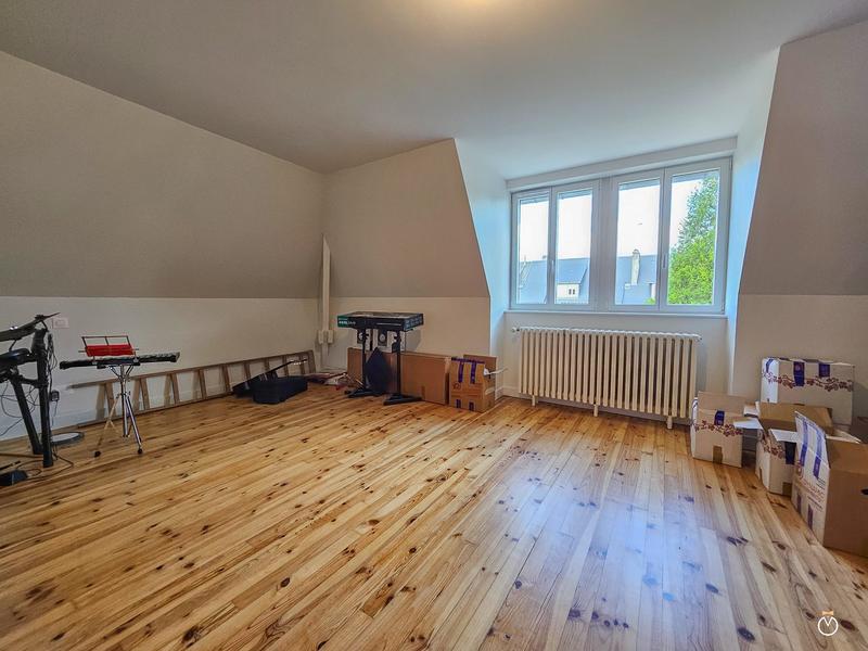 Maison - 311 m² - 10 pièces