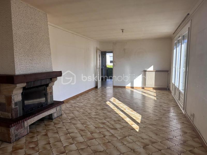 Maison traditionnelle - 90 m² - 4 pièces