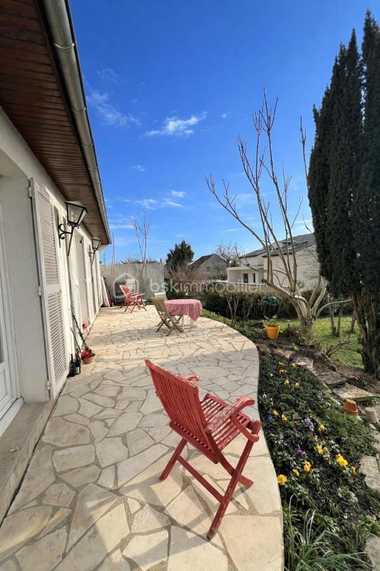 Maison - 170 m² - 8 pièces