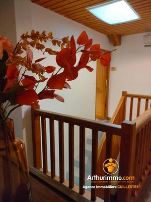 Appartement - 137 m² - 6 pièces