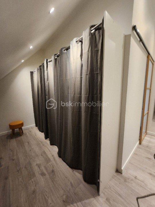 Maison traditionnelle - 142 m² - 7 pièces