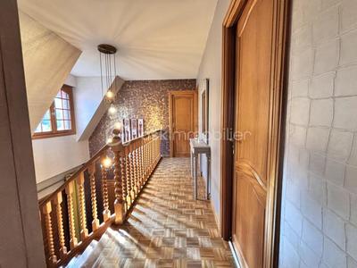 Pavillon - 199 m² - 9 pièces