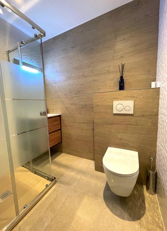 Maison - 246 m² - 7 pièces