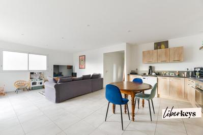 Maison - 87 m² - 5 pièces