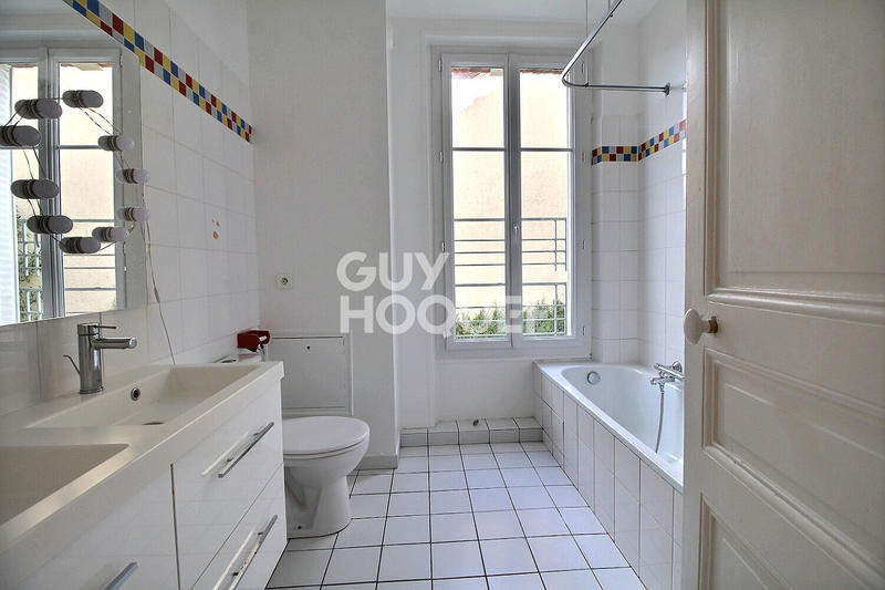Appartement - 210 m² - 7 pièces