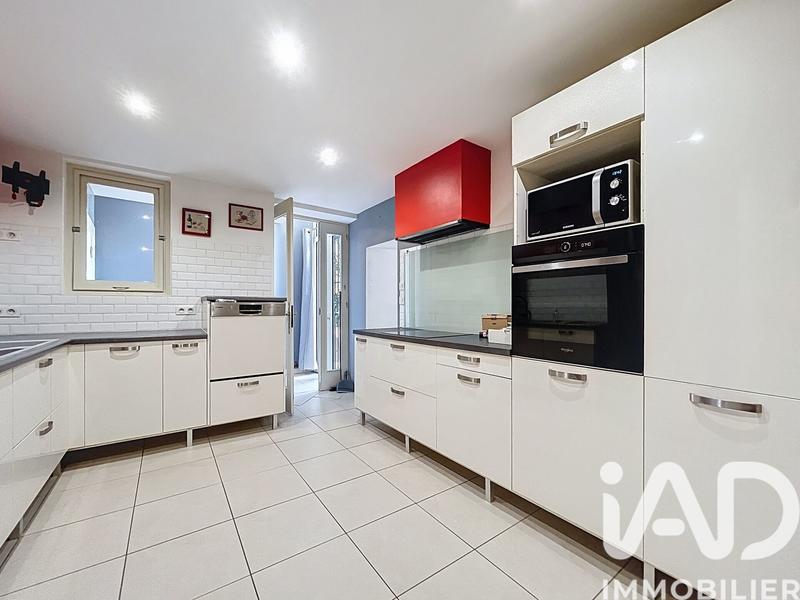 Maison - 213 m² - 7 pièces