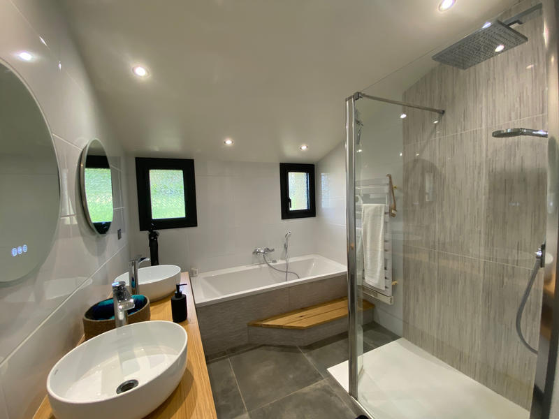 Maison - 202 m² - 7 pièces