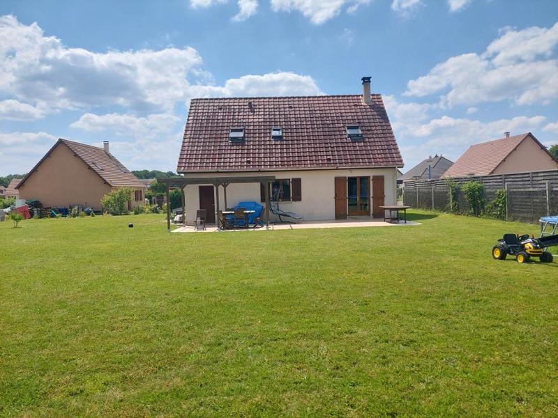 Maison - 104 m² - 6 pièces