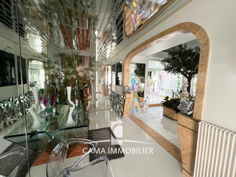 Maison - 197 m² - 7 pièces