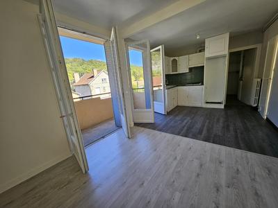 Maison - 80 m² - 5 pièces