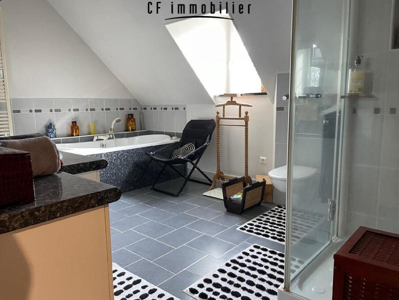 Maison - 210 m² - 7 pièces