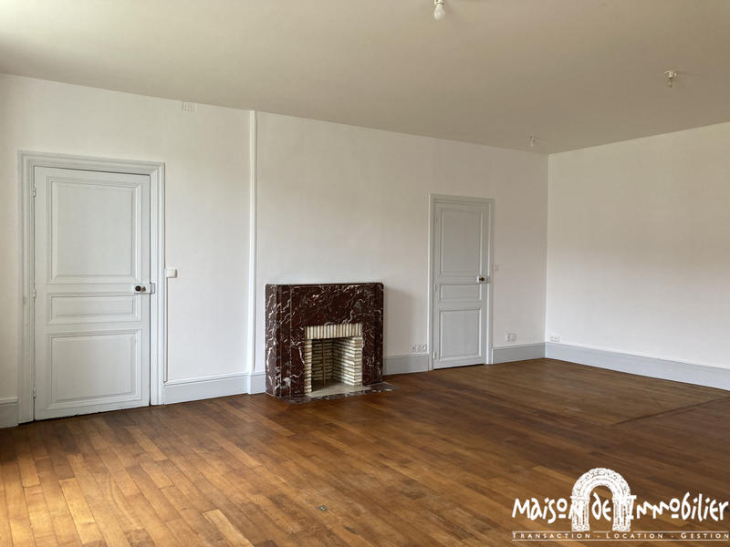 Maison - 220 m² - 5 pièces