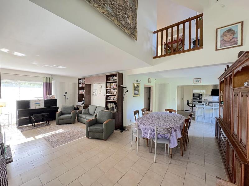 Maison - 143 m² - 6 pièces