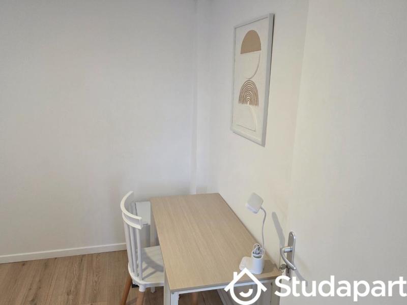 Chambre - 13 m² - 1 pièce