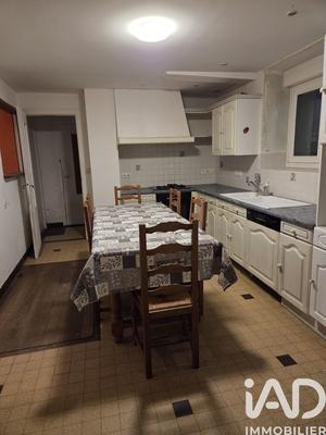 Maison - 210 m² - 6 pièces