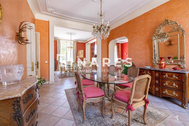 Maison chambre d'hôtes - 360 m² - 8 pièces