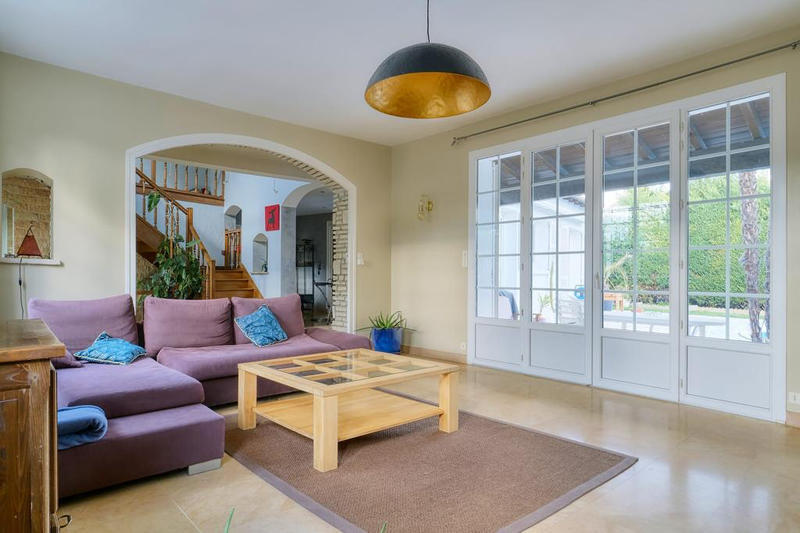 Villa - 216 m² - 6 pièces