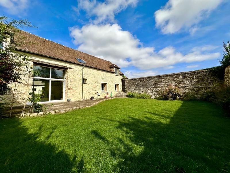 Maison - 240 m² - 7 pièces