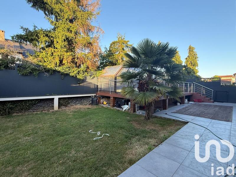 Maison - 307 m² - 14 pièces