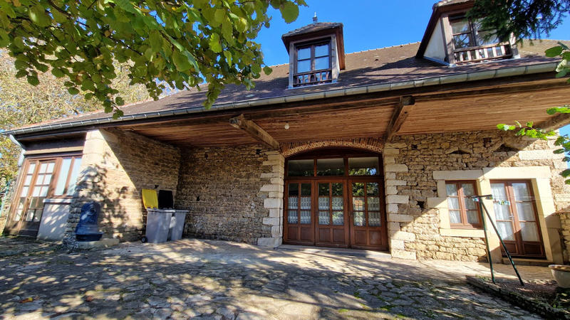 Maison ancienne - 201 m² - 7 pièces