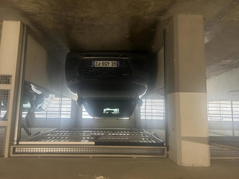 Parking / Garage - 14 m²
