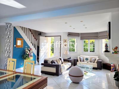 Maison - 135 m² - 6 pièces